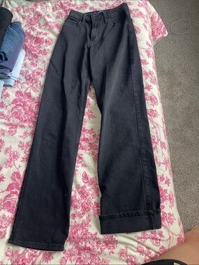 Women’s Black Straight-Leg Jeans